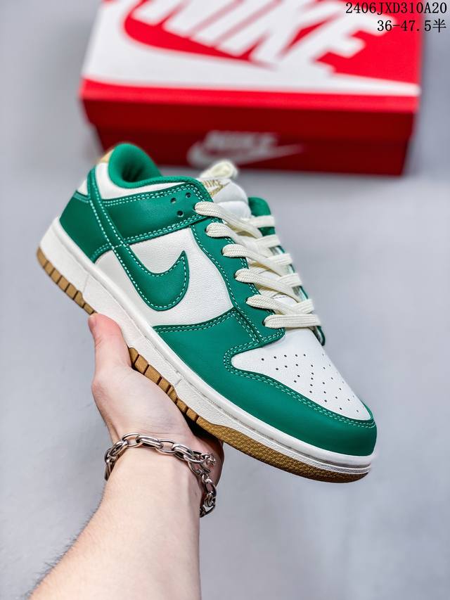 真标带半码 耐克nike Sb Dunk Low 扣篮系列复古低帮休闲运动滑板板鞋。采用脚感柔软舒适zoomair气垫，有效吸收滑板等极限运动在落地时带来的冲击