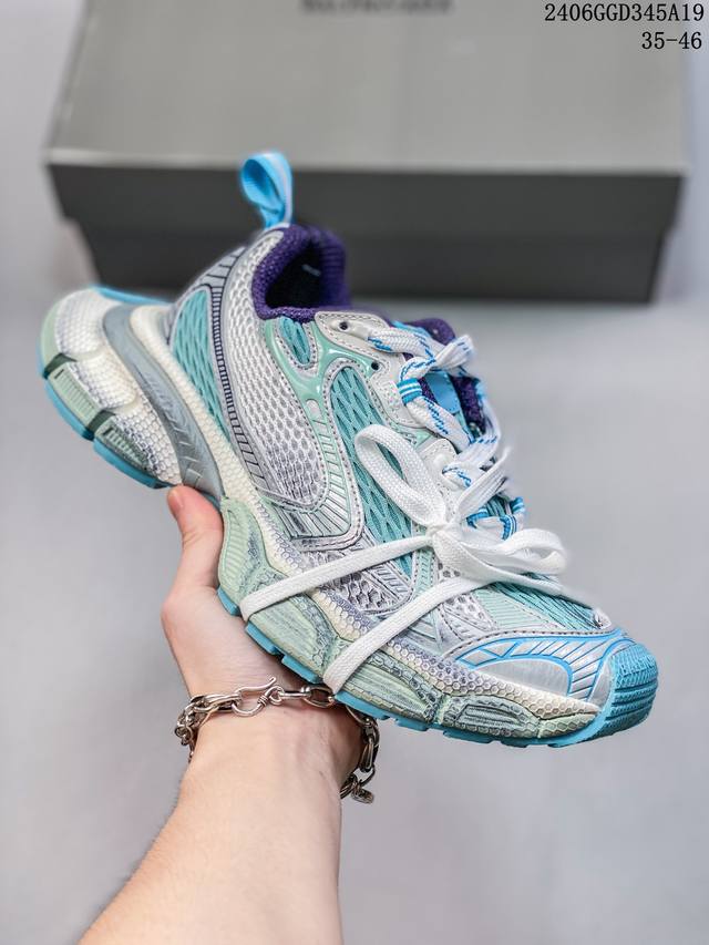 公司级 巴黎世家老爹鞋 解构主义完美诠释潮流新时尚balenciaga Triple-S Sneaker 时装复古厚底 姥爷鞋 正确字体粗细 位置 大小 正确侧