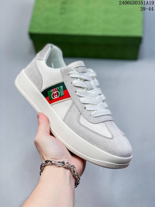 Gucci 轻奢单品 广东品质原厂 高奢古驰gucci Screener Gg High-Top Sneaker休闲潮鞋系列意大利进口超软小牛皮+刺绣搭配 原装