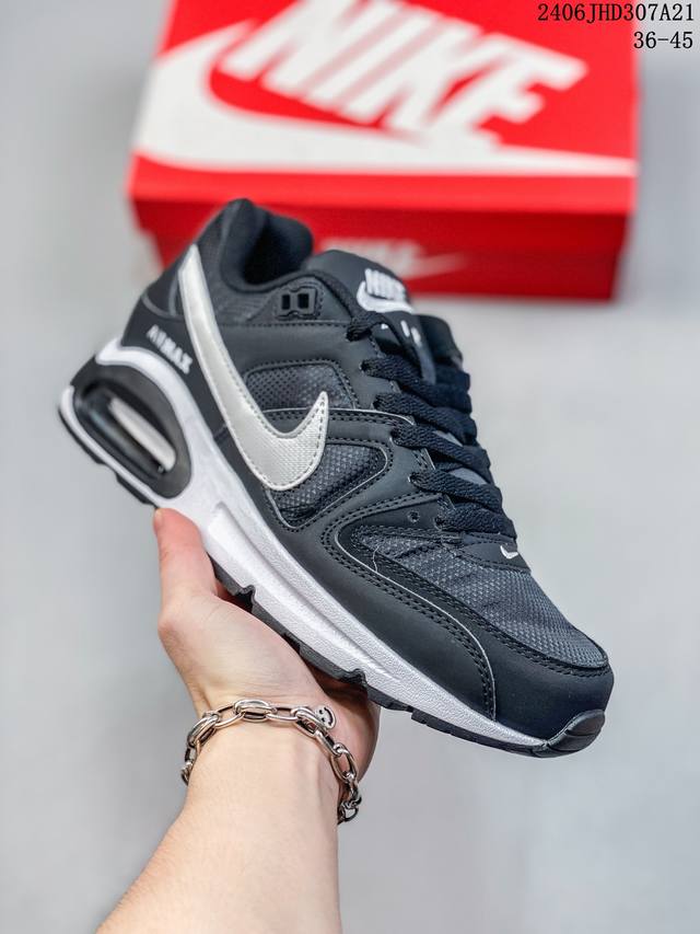 耐克 Nike Air Max90 Futura 运动鞋男女鞋--从设计到测试再到造型。脚趾周围的锯齿形边缘和部分浮动的swoosh提供精心制作的奢华感。多道工