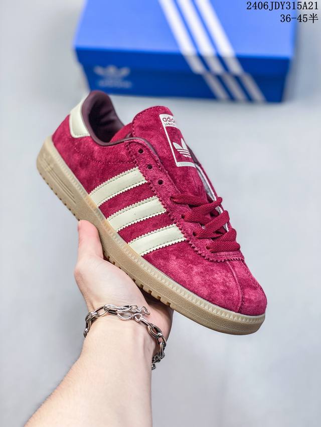 真标 阿迪达斯 Adidas Wb Pony Tonal Samba 运动板鞋 经典三叶草与德训鞋结合 复古种草。2023年，是阿迪达斯samba之年。Samb