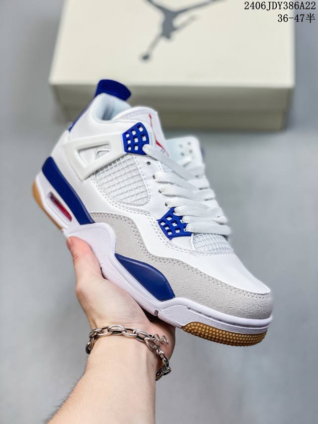 Air Jordan 4 Retro ” Taupe Haze“ 摩卡黑棕小ts Aj4 乔丹4代 Aj4 乔4 黑棕小ts 乔丹篮球鞋系列 整双鞋以灰褐色为主