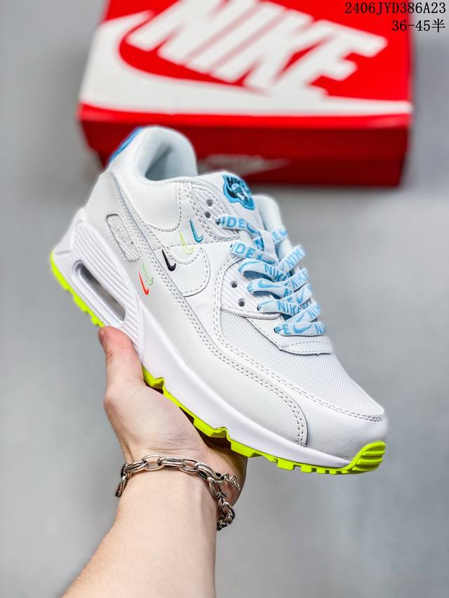 耐克 Nike Air Max90 Futura 运动鞋男女鞋--从设计到测试再到造型。脚趾周围的锯齿形边缘和部分浮动的swoosh提供精心制作的奢华感。多道工