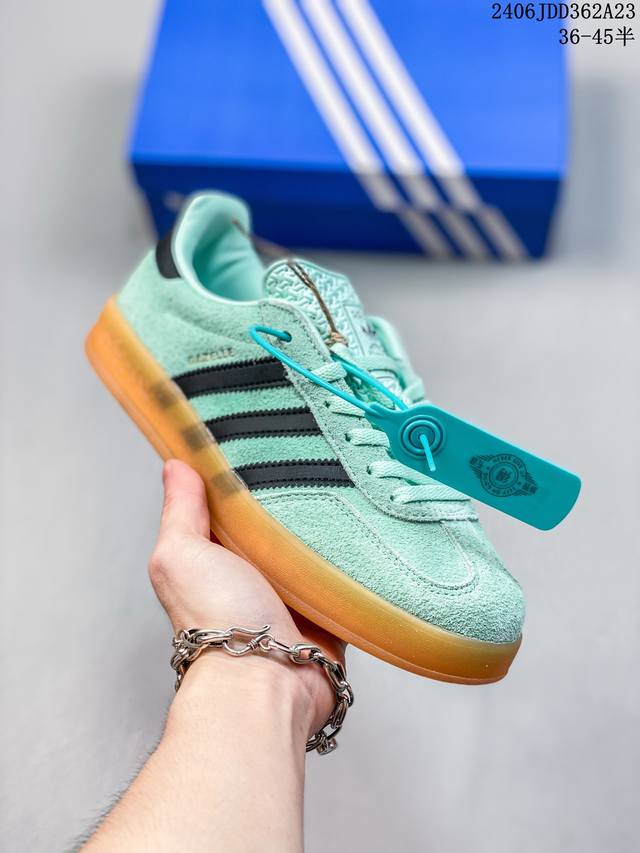 阿迪达斯 Adidas Samba新款 德训鞋 时尚休闲运动板鞋- Wales Bonner 的 Adidas Samba “Studded”亮相，Adidas