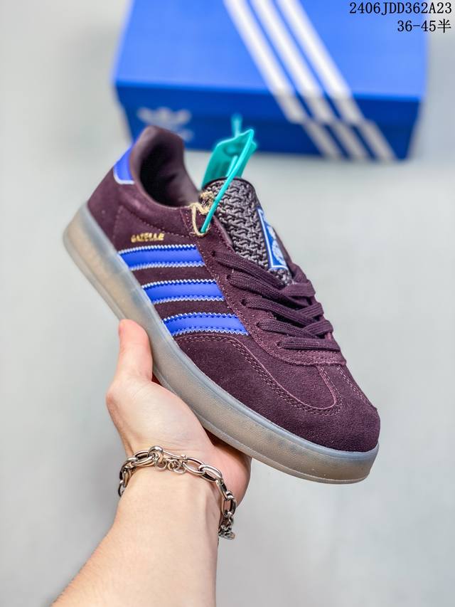 阿迪达斯 Adidas Samba新款 德训鞋 时尚休闲运动板鞋- Wales Bonner 的 Adidas Samba “Studded”亮相，Adidas