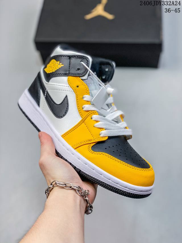 耐克 Nike Air Jordan 1 Retro High Og 乔丹一代篮球鞋复刻运动鞋 皮面高帮板鞋的设计灵感源自运动夹克，带你重温入选球队时刻。采用经