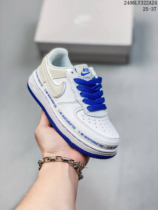 Nike 耐克 童鞋 采用软质荔枝纹牛剖皮革鞋面材质耐克nike Wmns Air Force 1’07 Low White Cherry Blosso Pin