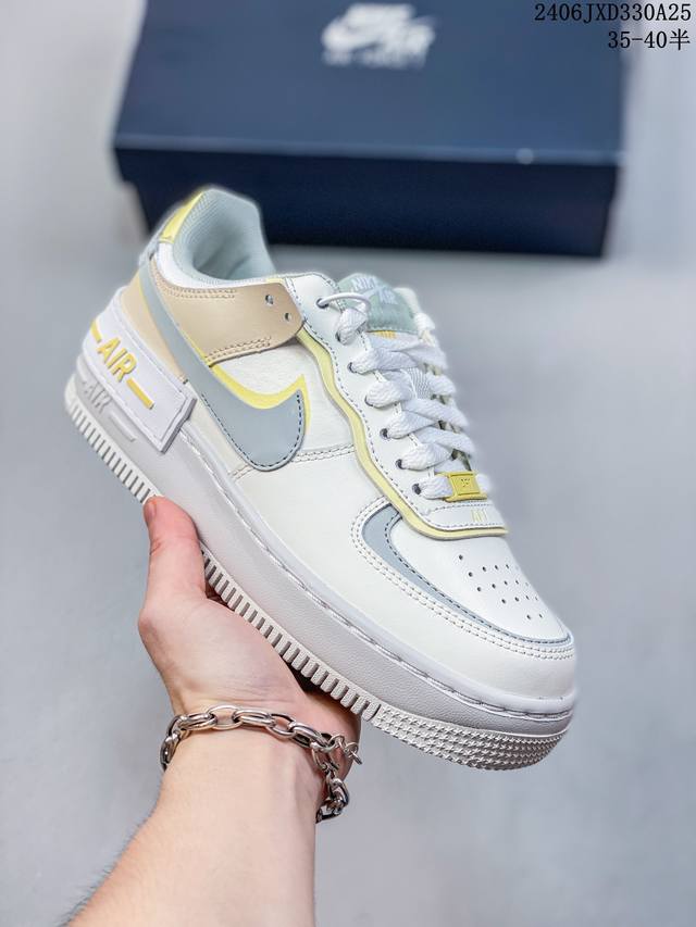 公司级空军马卡龙果冻系列 耐克 Nike Air Force 1 Shadow Af1解构机能拼接 空军一号轻量增高魔术贴低帮百搭板鞋，一改原先的常规 Swoo