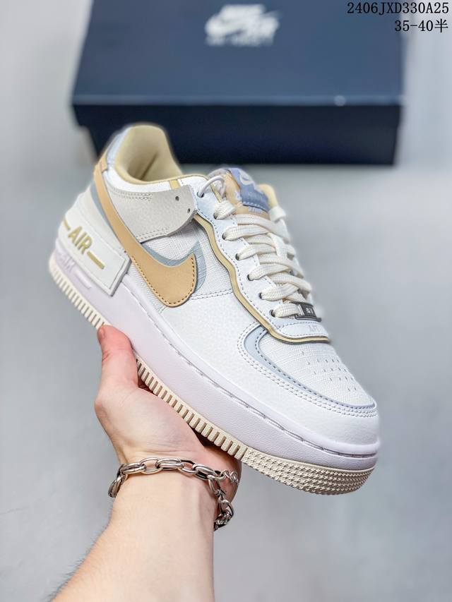 公司级空军马卡龙果冻系列 耐克 Nike Air Force 1 Shadow Af1解构机能拼接 空军一号轻量增高魔术贴低帮百搭板鞋，一改原先的常规 Swoo