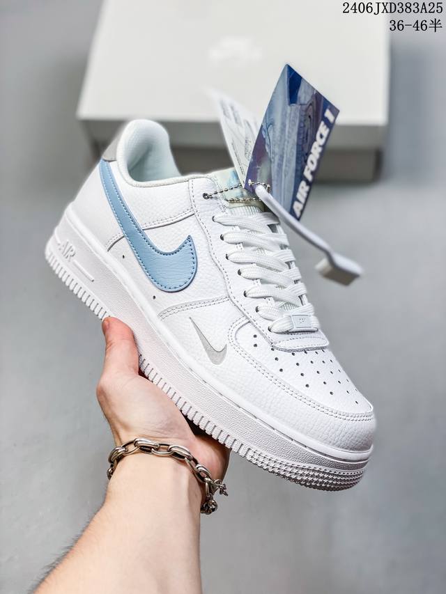 公司级耐克nike Air Force 1 Low 空军一号低帮百搭休闲运动板鞋。柔软、弹性十足的缓震性能和出色的中底设计，横跨复古与现代的外型结合，造就出风靡