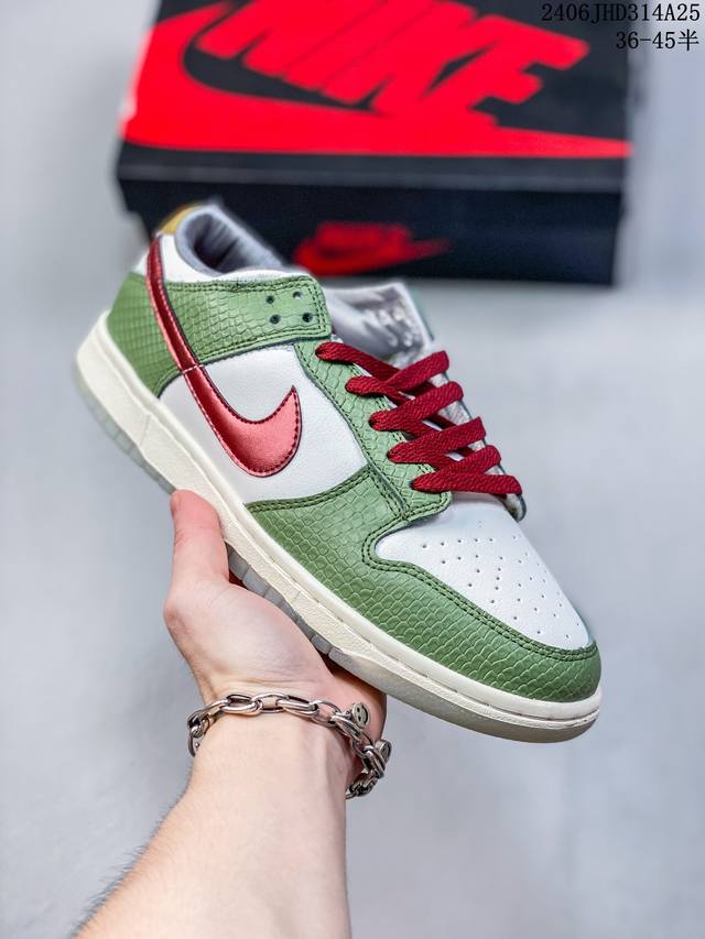 真标带半码 耐克nike Sb Dunk Low 扣篮系列复古低帮休闲运动滑板板鞋。采用脚感柔软舒适zoomair气垫，有效吸收滑板等极限运动在落地时带来的冲击