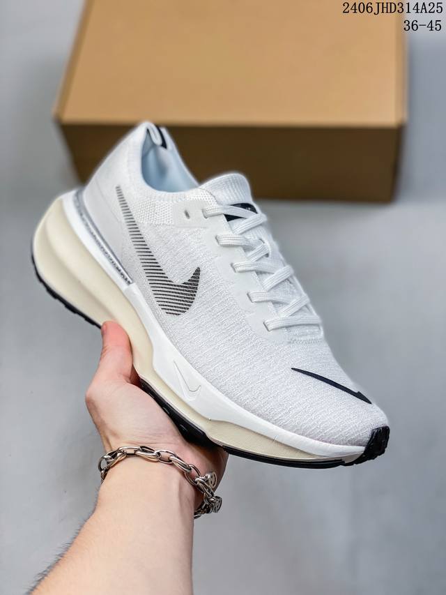 耐克 Nike Zoomx Invincible Run Fk 3 机能风格运动鞋 厚底增高老爹鞋。最新一代的invincible 第三代来了！首先鞋面采用的是