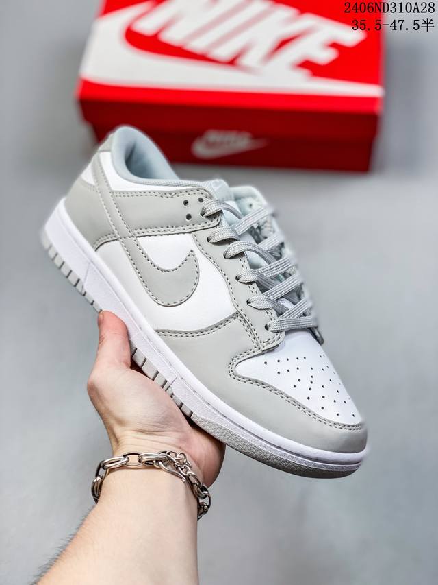 真标带半码 耐克nike Sb Dunk Low 扣篮系列复古低帮休闲运动滑板板鞋。采用脚感柔软舒适zoomair气垫，有效吸收滑板等极限运动在落地时带来的冲击