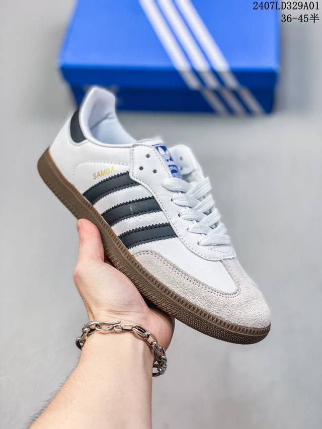 阿迪达斯 德训鞋 Adidas Originals Samba Og Shoes 经典运动鞋小白鞋 T头鞋 彰显休闲摩登风情的时尚经典鞋。它诞生于 年代的足球场