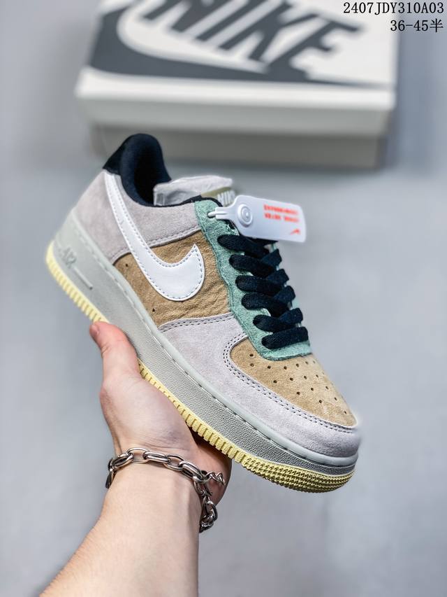 公司级带半码 Nk Air Force 1‘07 Low 空军一号低帮休闲板鞋 鞋款采用再生材料制成，混合了皮革、网眼和绒面革。侧面的双 Swooshes、“8