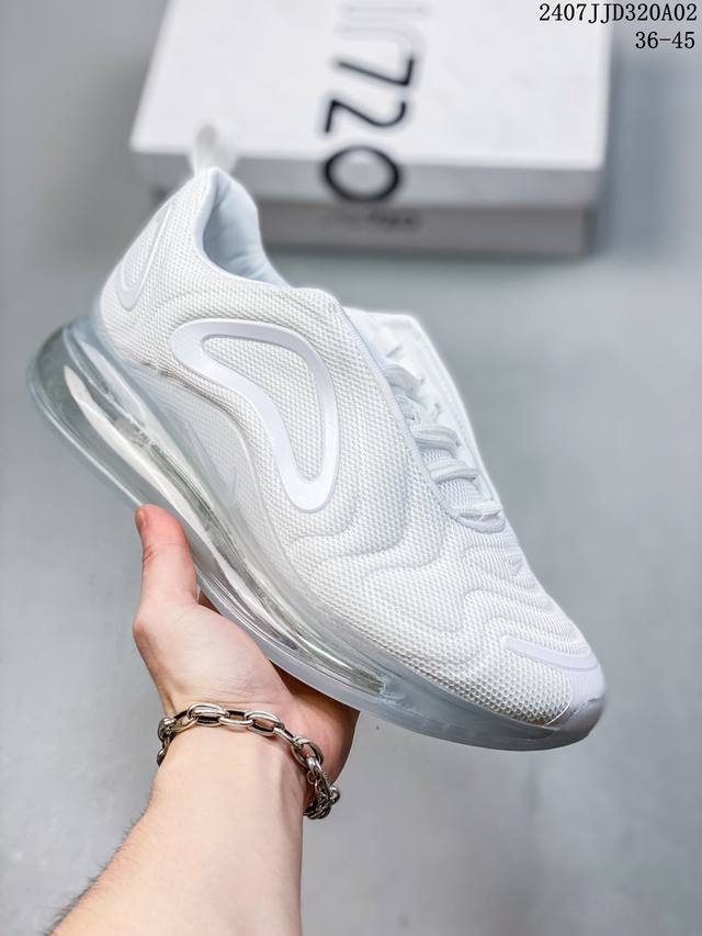 耐克 Nike Air Max 720 全新释出，气垫部分的全新升级，采用全掌一体式设计，整体极具未来感，鞋面部分以流线型凹凸结构组成。 货号：Cj0585-0