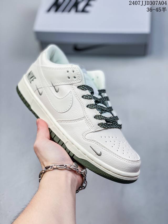 公司带半码 耐克nike Sb Dunk Low 扣篮系列复古低帮休闲运动滑板板鞋。采用脚感柔软舒适zoomair气垫，有效吸收滑板等极限运动在落地时带来的冲击