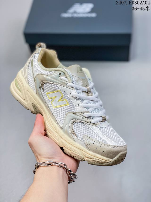 公司级new Balance 530 复古跑鞋 小红书爆款 官网售罄 这双鞋确实是nb家经典复古款式之一，以全新科技诠释，成功打造530鞋款，鞋面在保持530基