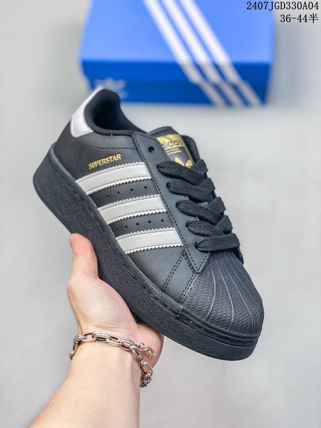 阿迪达斯三叶草adidas Originals Samba Og 桑巴舞系列绅士德训足球风百搭低帮休闲运动板鞋 货号：Hq7032 尺码：36～44含半码 编码