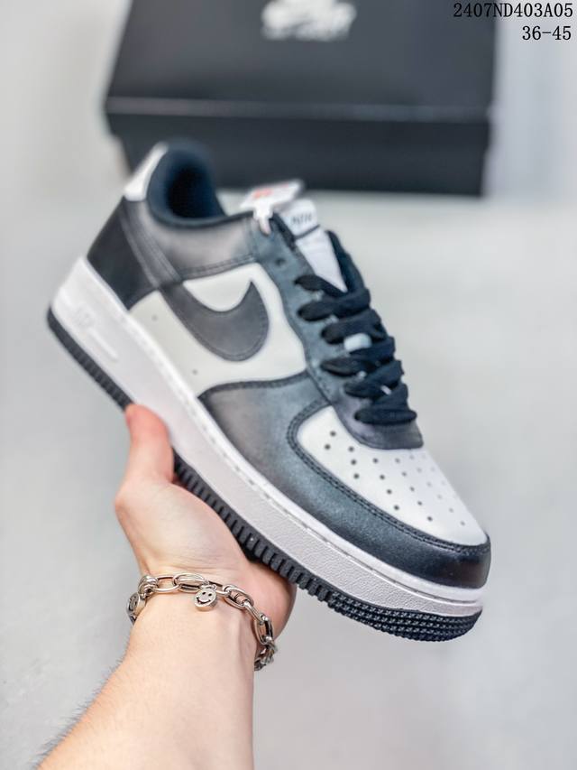 福利特价 Nk Air Force 1‘07 Low 空军一号低帮休闲板鞋 鞋款采用再生材料制成，混合了皮革、网眼和绒面革。侧面的双 Swooshes、“82”