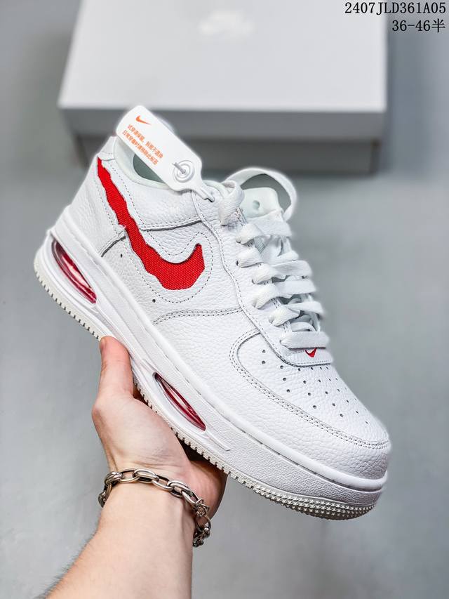 公司级带半码 Nk Air Force 1‘07 Low 空军一号低帮休闲板鞋 鞋款采用再生材料制成，混合了皮革、网眼和绒面革。侧面的双 Swooshes、“8