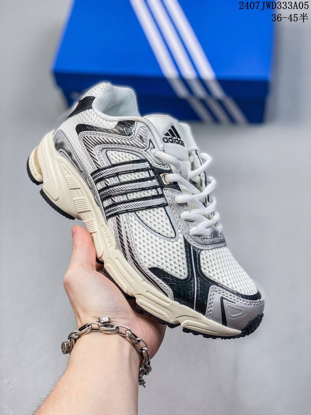 公司货adidas Originals Forum在今年重磅回归 ，低帮的灵巧设计同样备受潮人喜爱 也更适宜春夏季的穿着，版型、细节完美，原盒原标 专供外贸渠道