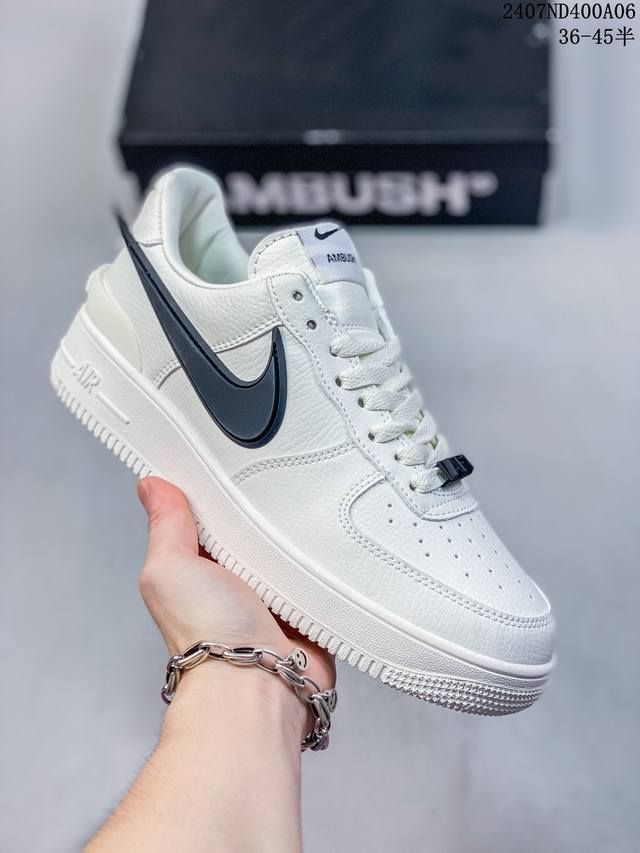 重磅联名来了，再度携手韩裔美籍设计师yoon Ahn主理时尚品牌ambush X Nike Air Force 1 Low Sp Phantom 空军一号宽底版