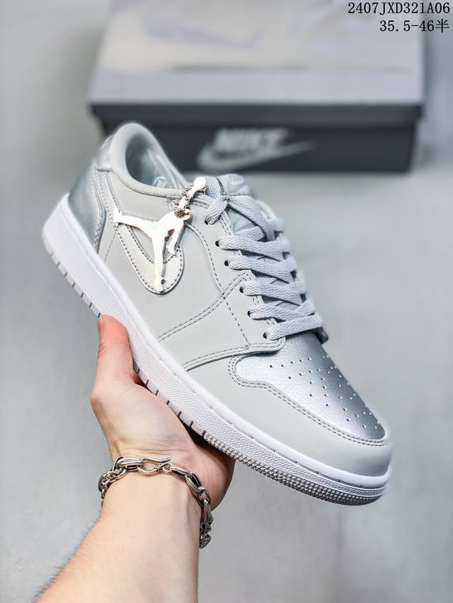 公司级air Jordan 1 Low 白灰脚趾 Aj1乔1低帮休闲板鞋 同步官方配色 市场唯一独家头层皮打造 原鞋原档案开发 原厂皮料 原档冲孔鞋头 正确满胶