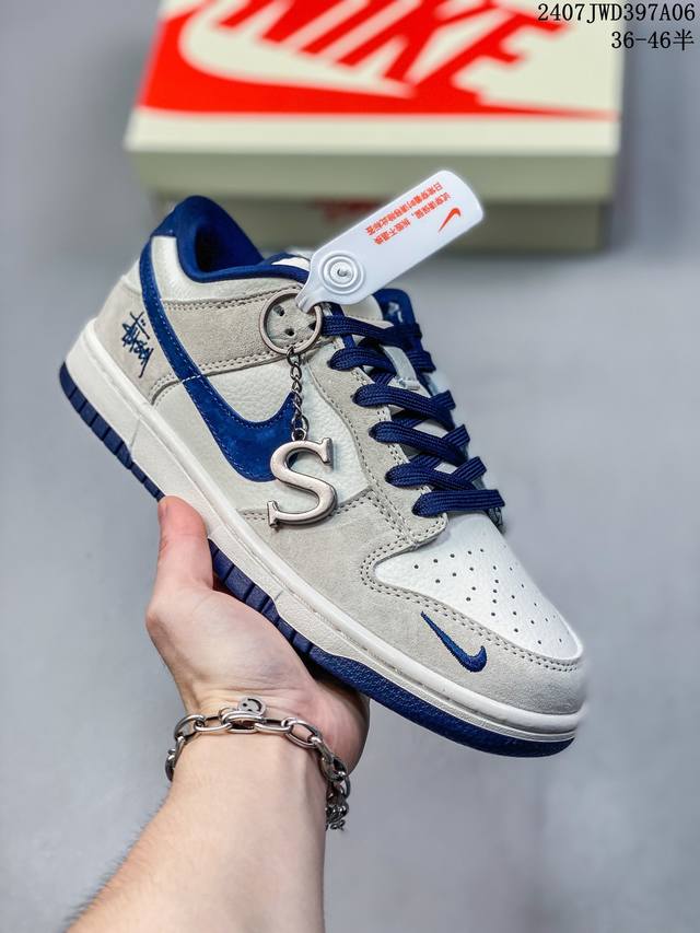 公司带半码 耐克nike Sb Dunk Low 扣篮系列复古低帮休闲运动滑板板鞋。采用脚感柔软舒适zoomair气垫，有效吸收滑板等极限运动在落地时带来的冲击