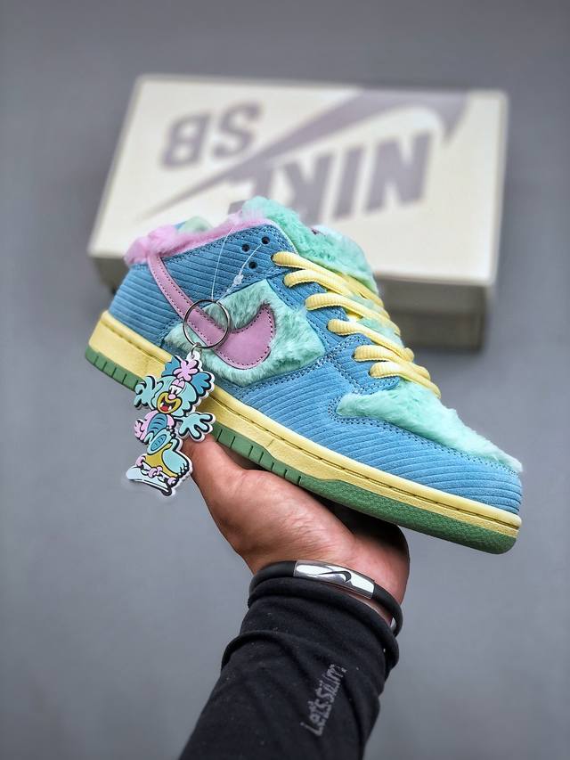 Verdy X Nike Sb Dunk Low“联名毛绒鼠尾草绿黄色蓝” Sb低帮休闲板鞋 Fn6040-400 #鞋款灵感来自威尔第最新的 Visty 角色