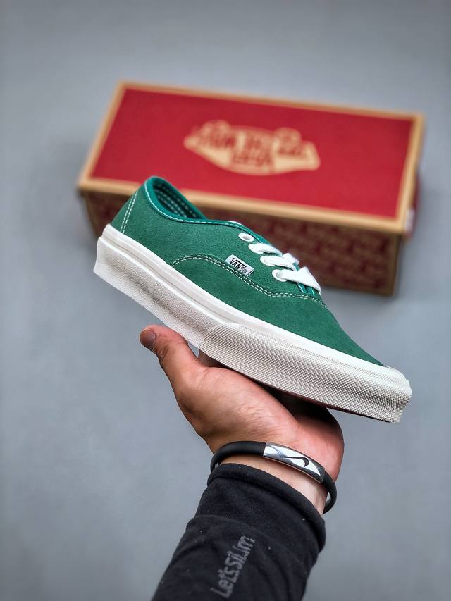 Vans 安纳海姆authentic 经典款墨绿色翻毛皮休闲板鞋 工艺：硫化 尺码：35-44 半