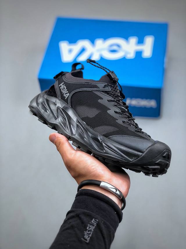 Hoka One One Hopara 2.0 户外机能山地凉鞋 1147650 Bblc #鞋型从外观就给人强烈的户外机能感，粗犷率性的厚底设计，继承了 Ho