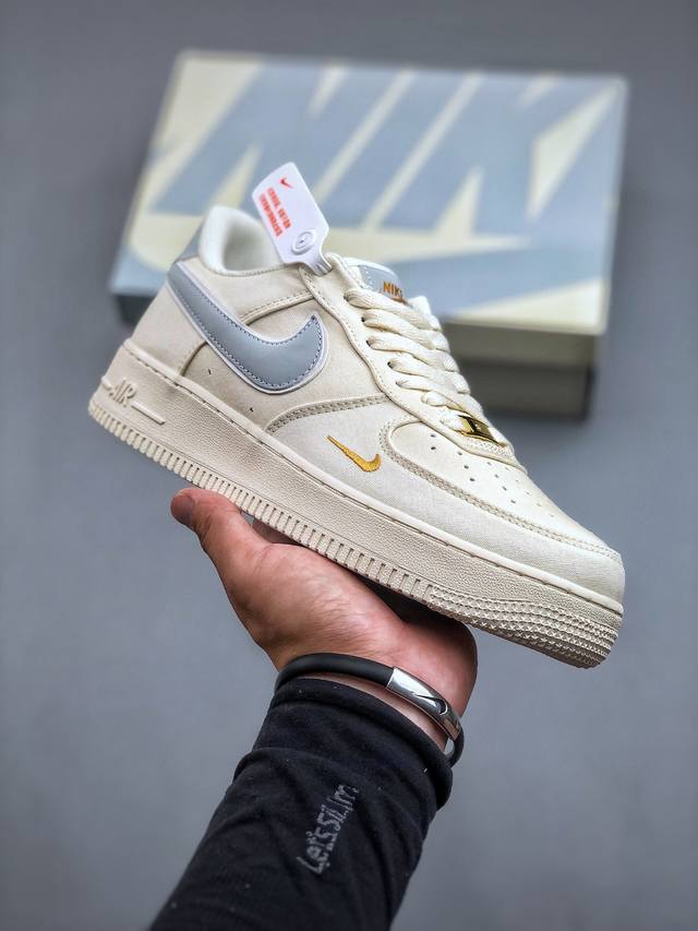 Nike Air Force 1 '07 冰蓝金勾 布面空军一号低帮休闲板鞋 3M炫彩反光 进口牛筋布 原楦头原纸板 纯正空军版型 定制鞋盒 全掌内置全掌气垫