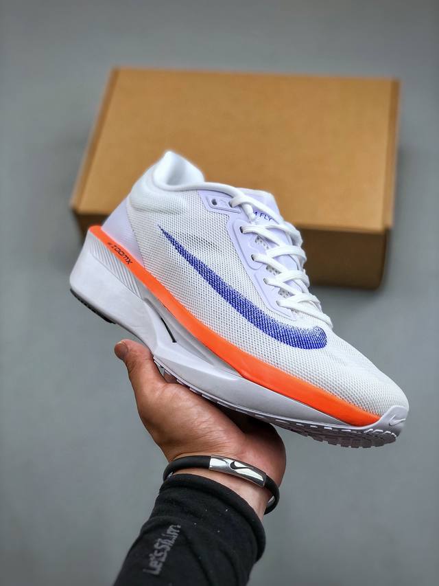 Nike Zoom Fly 6 耐克超弹轻盈跑步鞋 Fn8454-104 #鞋款搭载 Flyknit 材料 打造出众弹性 易于穿脱。采用react技术 轻盈耐穿