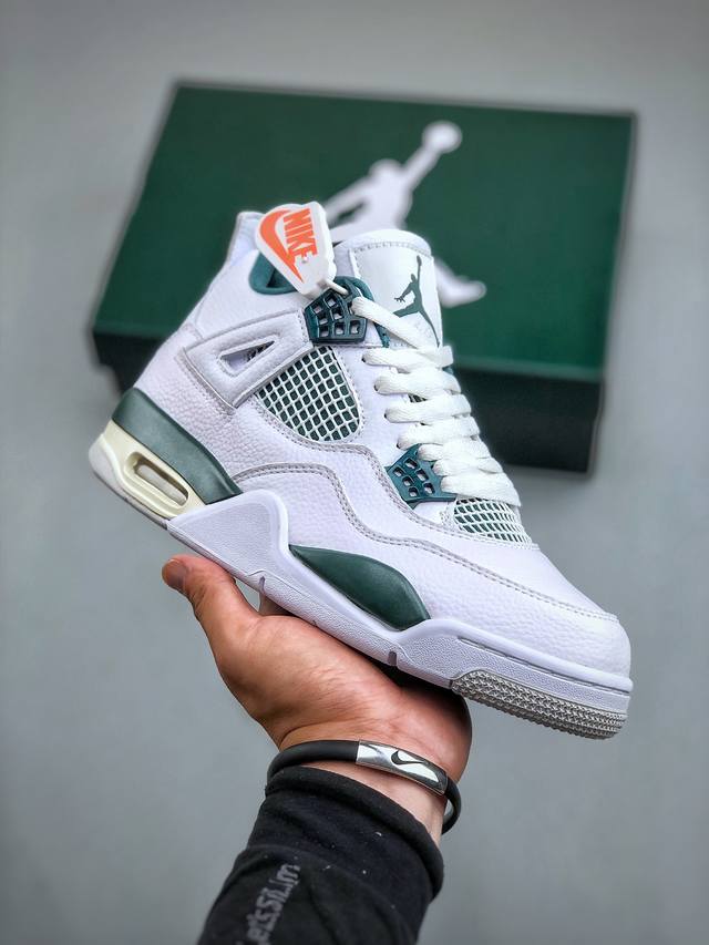 Nike Air Jordan 4 Retro Oxidized Green 氧化绿 Aj4 乔丹4代 乔丹篮球鞋系列 鞋身整体以白色皮革为主色调，辅以翡翠蓝点