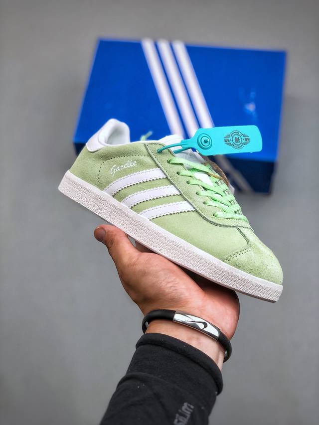 Adidas Originals Gazelle 90 羚羊90复刻版系列复古百搭德训风低帮休闲运动板鞋“翻毛浅绿白”Ie0442 尺码：36-40 半