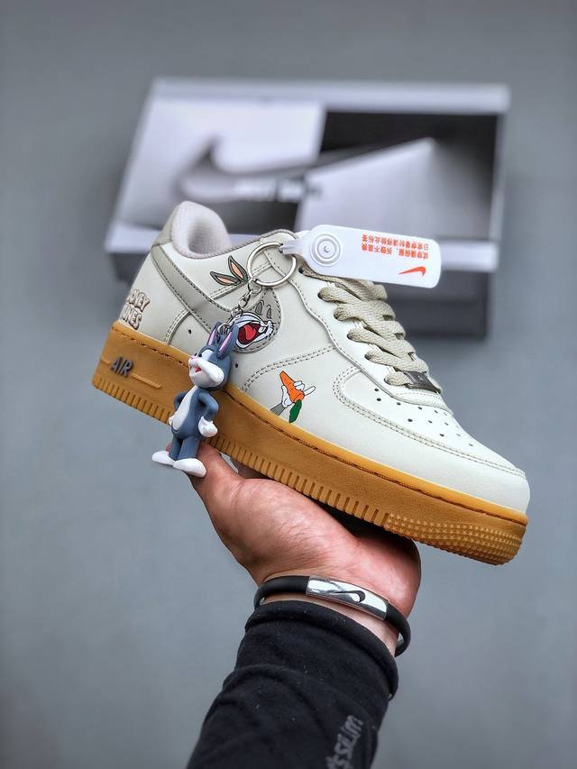 Nike Air Force 1′07 Low 空军一号低帮百搭休闲运动板鞋 Xc2351 660 柔软、弹性十足的缓震性能和出色的中底设计 横跨复古与现代的外