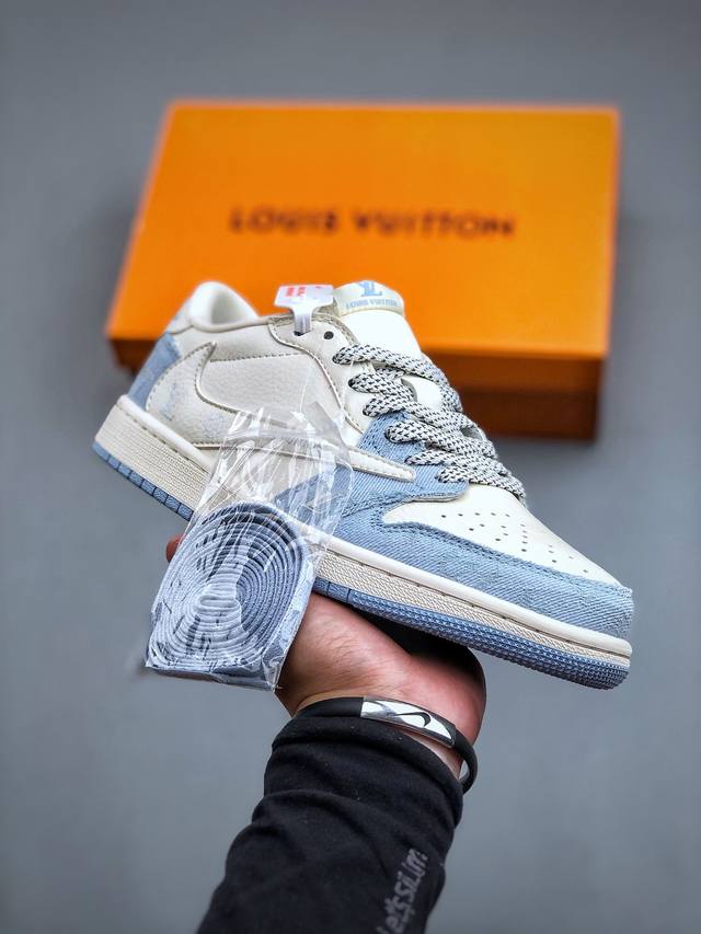 Lv X Air Jordan 1 Low 孔雀蓝此款主张打破传统的工业化流水线设计限制，以made By Ideas的超级创意为理念，集结众多潮流设计师，结合