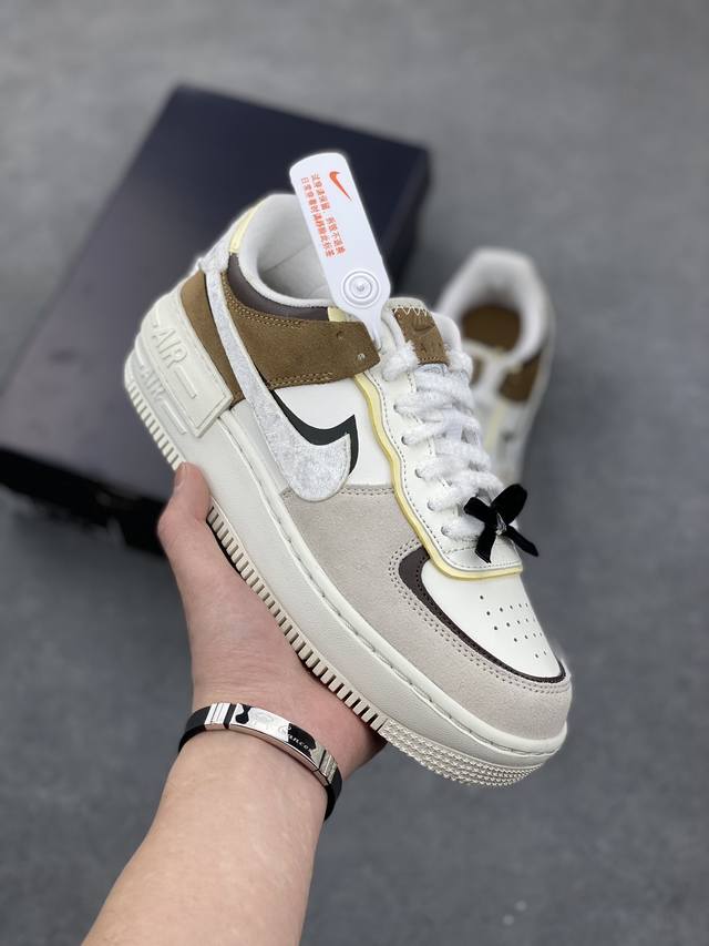 Air Force 1 Low 原装级别 原楦头原纸板 打造纯正空军版型专注外贸渠道 全掌内置蜂窝气垫 原盒配件 原厂中底钢印、拉帮完美 货号：Fb1857 1