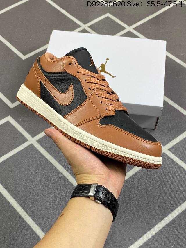 真标耐克nike Wmns Air Jordan 1 Low Aj1乔丹一代低帮经典复古文化休闲运动篮球鞋 货号:Dc0774-113 尺码:35.5 36 3