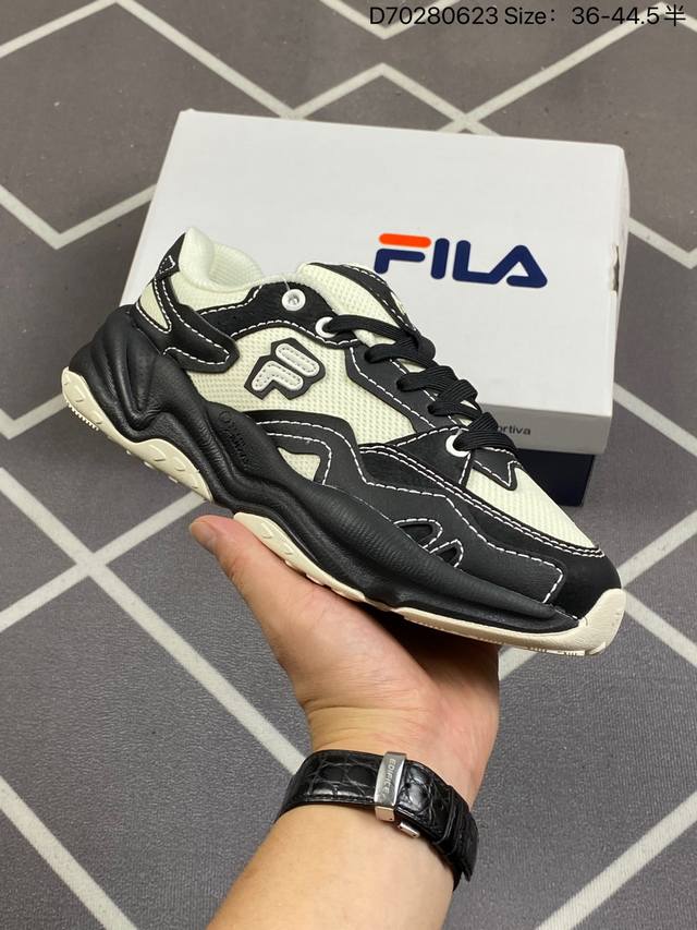 Fila 斐乐 原楦原纸版数据开发版型，采用环保纤维鞋面材质，独立外发泡eva科技中底组合耐磨橡胶外底,4.5Cm厘米外增高效果糖果配色有点甜意式运动美学斐乐f