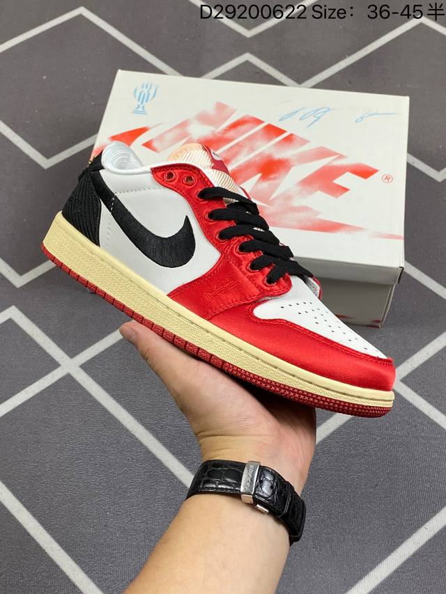 耐克 乔丹air Jordan 1 Low Aj1 乔1 乔丹1代aj1 低帮复古文化休闲运动篮球鞋。该鞋款从 1985 年元年款汲取设计灵感，焕新演绎简约经典