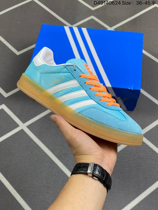 Adidas Originals Gazelle Indoor 三叶草休闲防滑耐磨低帮板鞋 鞋头出色设计 塑就出众贴合感 稳固的后跟贴合足部曲线设计 软弹舒适