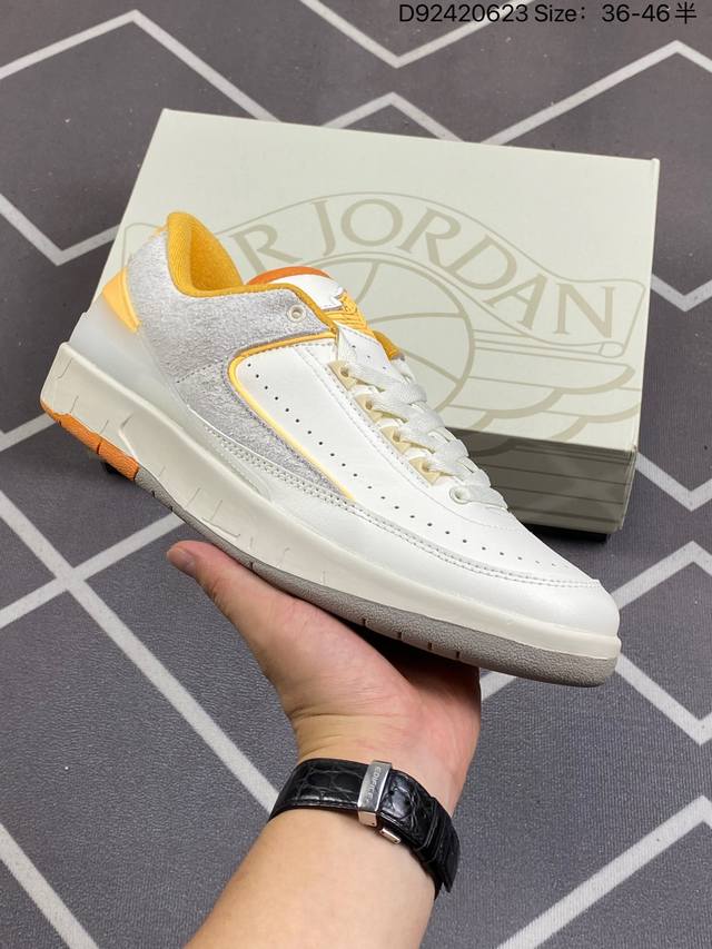 耐克 Nike Air Jordan 2 Retro Sp 乔丹2代aj2代复古篮球鞋舒适运动鞋 醒目配色搭配经典细节，塑就 Aj2 复古造型。设计灵感源自 8