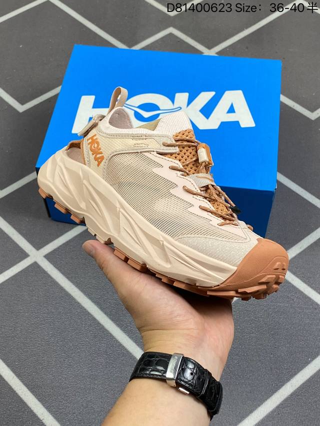 Cx版本 全力主推 Hoka One One Hopara 2 蓝色 霍帕拉系列涉水休闲户外露营凉鞋 作为先锋品牌的 Hoka One One总是以独特的方式，