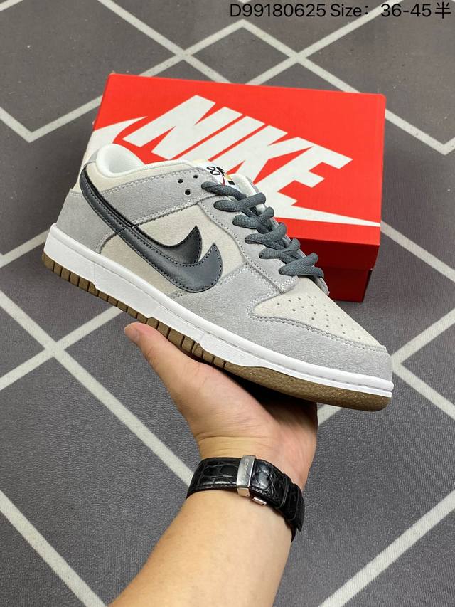 耐克 Nike Dunk Low Retro 运动鞋复古板鞋 作为 80 年代经典篮球鞋款，起初专为硬木球场打造，后来成为席卷街头的时尚标杆，现以经典细节和复古