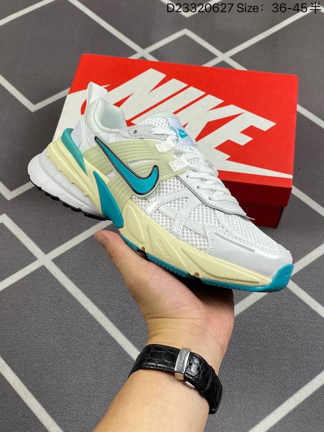 公司级nike V2K Runtekk 减震防滑复古低帮跑步鞋 材质上使用大面积网眼 皮革 Tpu 组成 支撑和透气性肯定不错 中底处由 Cushlon 泡绵打