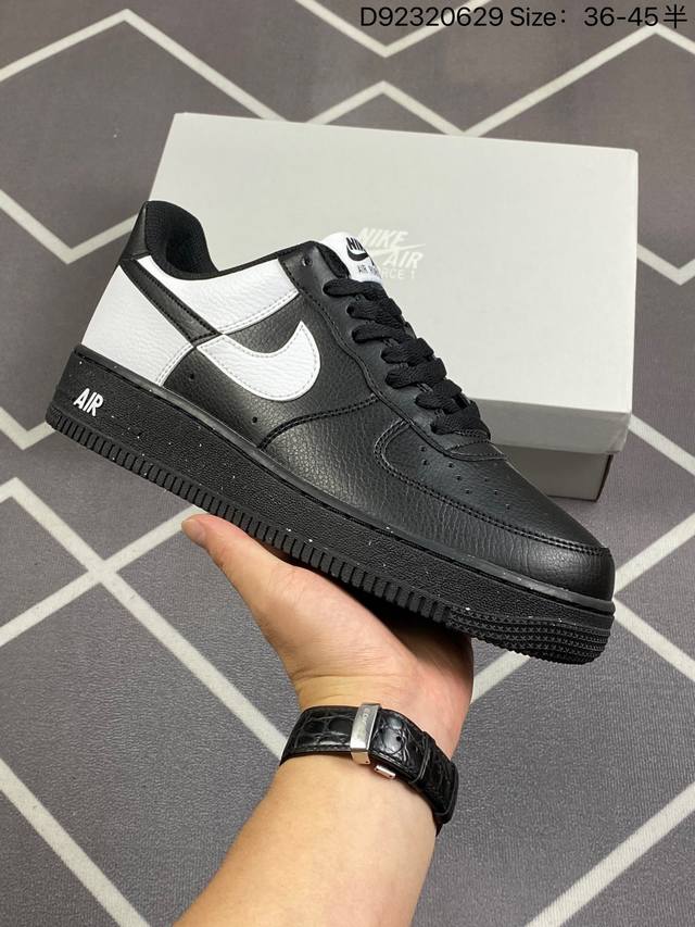 耐克nike Air Force 1 Low 空军一号低帮百搭休闲运动板鞋。柔软、弹性十足的缓震性能和出色的中底设计，横跨复古与现代的外型结合，造就出风靡全球三