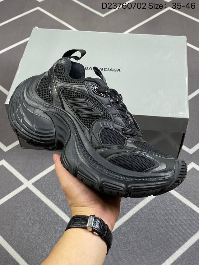 Balenciaga Sportyt B 10Xl 巴黎世家 网布系带 低帮 黑色 系带厚底老爹鞋 鞋款延续了近年来大火的“老爹鞋’鞋型，同时又通过特殊系带的方