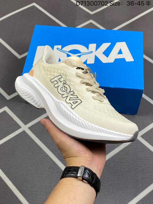 公司级hoka Mach 6 全新配色 这个品牌来自于新西兰的毛利语，Hoka表示大地，One One表示飞越，连起来就是飞越地平线，One One不是读作“万